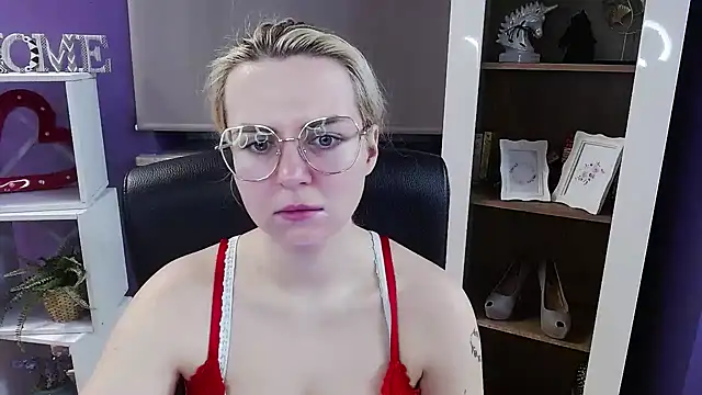 Zoey Erotic online show from 02/23/26, 05:38