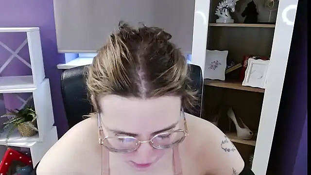 Zoey Erotic online show from 04/09/26, 06:19