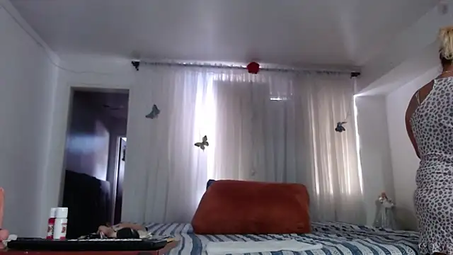 linapalacios online show from 01/17/26, 05:38