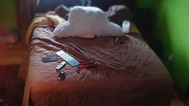 Snapshot of Sexslavescorpio chatting on 12/14/25, 08:02 Sexslavescorpio online show from 12/14/25, 08:02