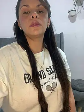 Snapshot of Kataliina chatting on 02/21/25, 06:18 Kataliina online show from 02/21/25, 06:18