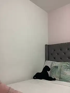 Snapshot of Kataliina chatting on 02/25/25, 02:03 Kataliina online show from 02/25/25, 02:03