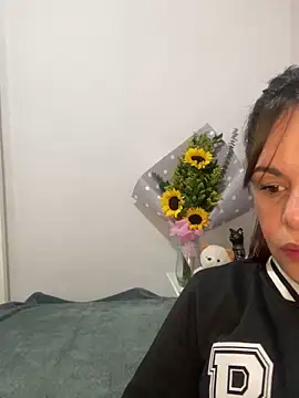 Snapshot of Kataliina chatting on 03/19/25, 03:52 Kataliina online show from 03/19/25, 03:52