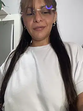 Snapshot of Kataliina chatting on 03/22/25, 02:48 Kataliina online show from 03/22/25, 02:48