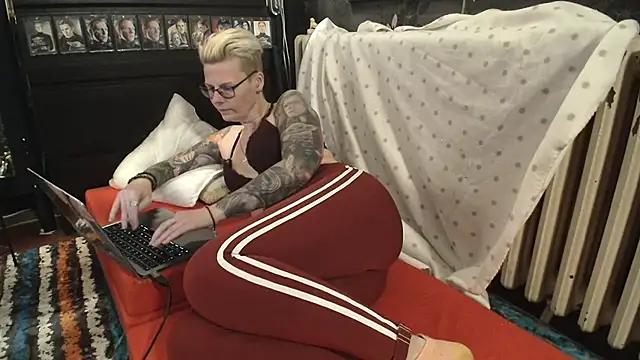 MaryG online show from 01/22/25, 09:43