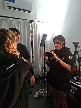 Elnonoykeila77 online show from 09/17/25, 11:39