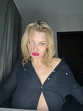 Evellyn online show from 02/09/25, 03:53