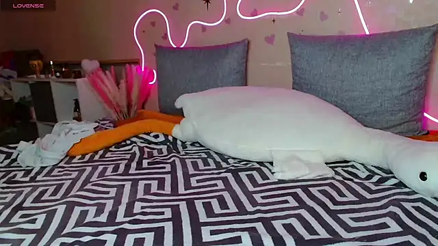 GoldenBaby online show from 12/14/24, 01:49