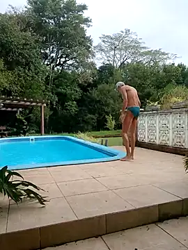 Snapshot of dutra498 chatting on 04/04/26, 07:00 dutra498 online show from 04/04/26, 07:00