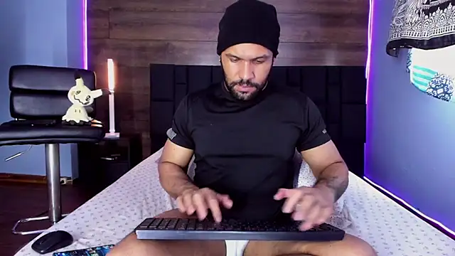 Snapshot of anthonylatynxd chatting on 02/10/25, 09:15 anthonylatynxd online show from 02/10/25, 09:15