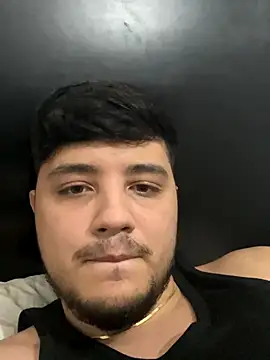 Snapshot of sebad1411 chatting on 10/24/25, 04:09 sebad1411 online show from 10/24/25, 04:09