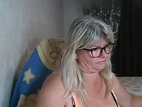 Diana 49 online show from 10/03/25, 07:49