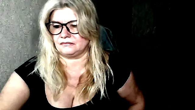 Snapshot of Diana_49 chatting on 03/20/26, 09:58 Diana 49 online show from 03/20/26, 09:58