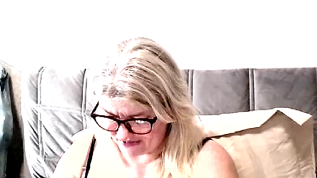 Snapshot of Diana_49 chatting on 03/26/26, 10:26 Diana 49 online show from 03/26/26, 10:26