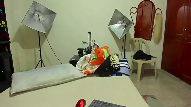 ashley rossez7 online show from 12/03/24, 12:13