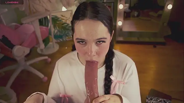 Chery Lady22 online show from 02/14/25, 05:09