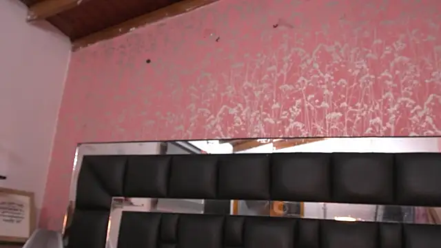 Snapshot of agatha_collins_ chatting on 02/20/25, 07:19 agatha collins online show from 02/20/25, 07:19