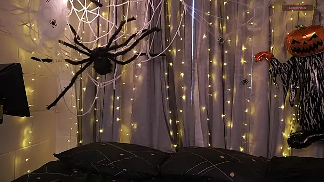 Snapshot of agatha_collins_ chatting on 10/09/25, 06:39 agatha collins online show from 10/09/25, 06:39