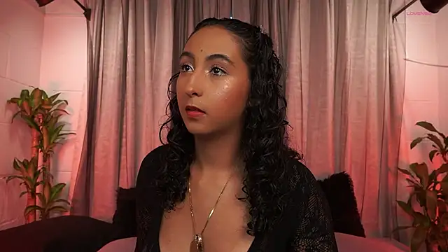 Snapshot of agatha_collins_ chatting on 10/23/25, 07:23 agatha collins online show from 10/23/25, 07:23