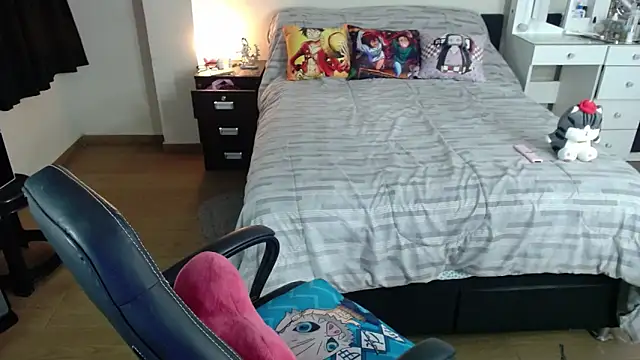 kittykat18x online show from 10/27/25, 01:09