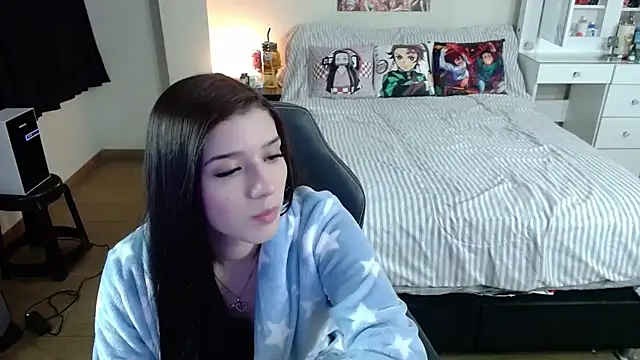 Snapshot of kittykat18x chatting on 07/19/26, 12:58 kittykat18x online show from 07/19/26, 12:58
