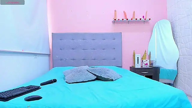 Snapshot of crystall06 chatting on 03/06/25, 03:56 crystall06 online show from 03/06/25, 03:56