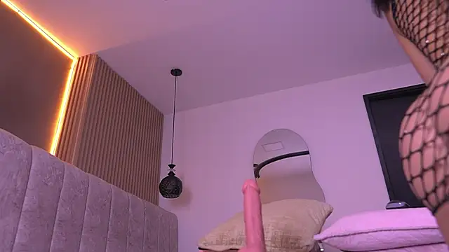 Snapshot of violeta_aroca chatting on 07/14/26, 03:11 violeta aroca online show from 07/14/26, 03:11