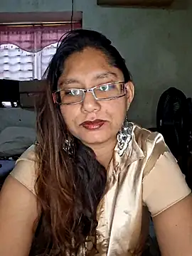 Snapshot of Sivanija_21 chatting on 02/25/25, 02:11 Sivanija 21 online show from 02/25/25, 02:11