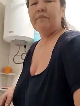 Snapshot of Zulfiya_Bruce chatting on 02/11/26, 11:37 Zulfiya Bruce online show from 02/11/26, 11:37