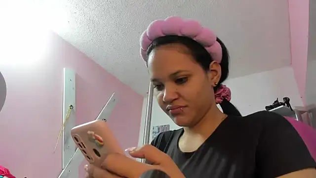 CAMILA--REY online show from 12/04/25, 11:52