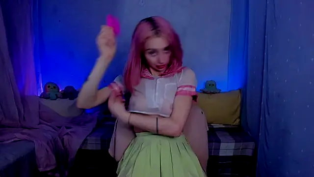 Snapshot of LickLizzy chatting on 02/11/25, 04:11 LickLizzy online show from 02/11/25, 04:11