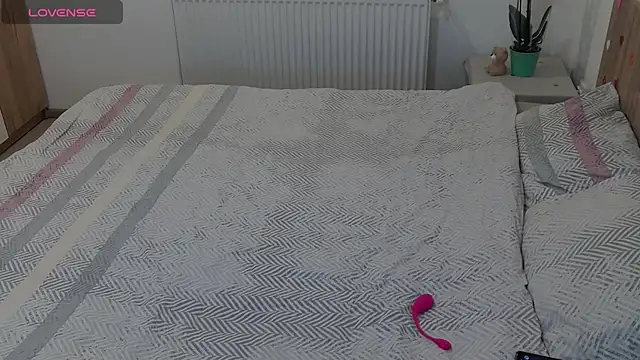 Snapshot of fayette_ chatting on 10/08/25, 04:37 fayette  online show from 10/08/25, 04:37