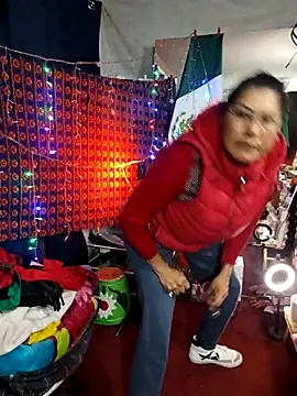 LaInsaciableIntensa online show from 10/15/25, 01:50