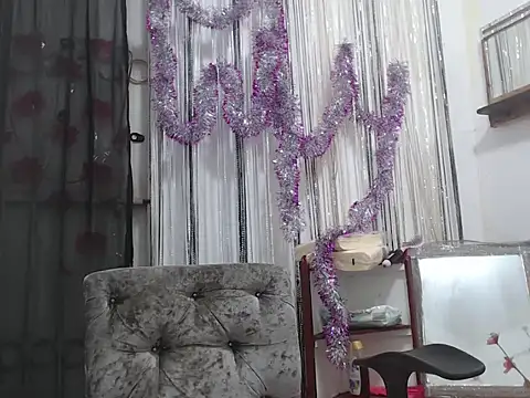 heyline milf online show from 12/25/24, 04:00