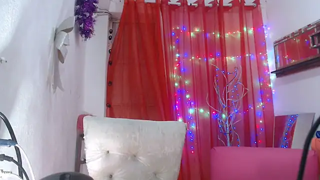 Snapshot of heyline_milf chatting on 06/25/26, 05:28 heyline milf online show from 06/25/26, 05:28