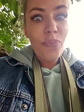 Keli Jessi online show from 09/25/25, 12:31