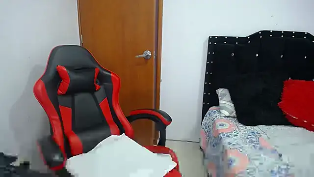 Ursulawhite69 online show from 10/27/25, 04:00