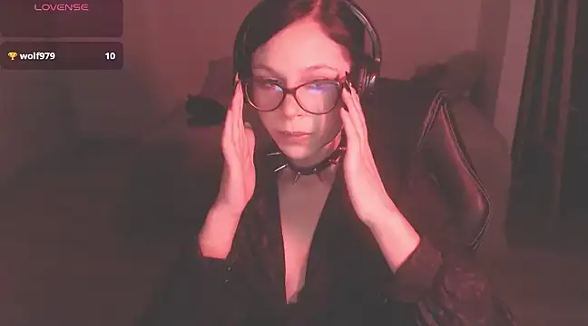 Snapshot of modjo_ chatting on 12/15/24, 03:02 modjo online show from 12/15/24, 03:02