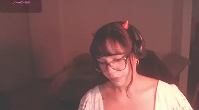 Snapshot of modjo_ chatting on 01/31/25, 03:20 modjo online show from 01/31/25, 03:20