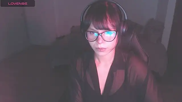 Snapshot of modjo_ chatting on 09/24/25, 02:48 modjo online show from 09/24/25, 02:48