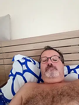 Snapshot of mike9473 chatting on 09/20/25, 09:10 mike9473 online show from 09/20/25, 09:10