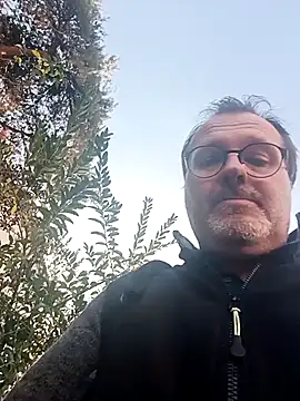 mike9473 online show from 10/10/25, 04:17