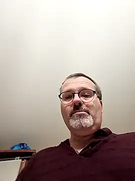 Snapshot of mike9473 chatting on 11/18/25, 06:01 mike9473 online show from 11/18/25, 06:01