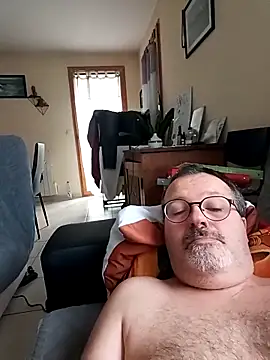 Snapshot of mike9473 chatting on 12/05/25, 09:29 mike9473 online show from 12/05/25, 09:29