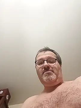 Snapshot of mike9473 chatting on 12/23/25, 06:33 mike9473 online show from 12/23/25, 06:33