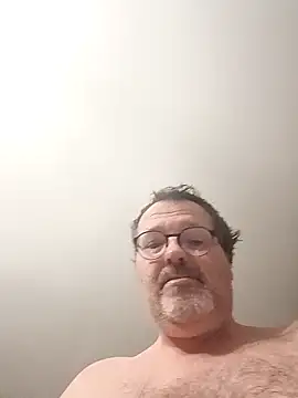 Snapshot of mike9473 chatting on 03/26/26, 06:19 mike9473 online show from 03/26/26, 06:19