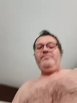 Snapshot of mike9473 chatting on 04/04/26, 08:01 mike9473 online show from 04/04/26, 08:01