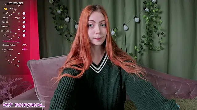 Snapshot of lika_lil chatting on 02/13/25, 04:43 lika lil online show from 02/13/25, 04:43