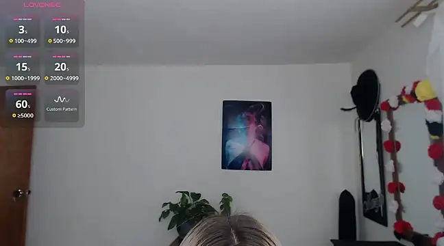 Snapshot of charlottezoe15 chatting on 01/22/25, 06:10 charlottezoe15 online show from 01/22/25, 06:10