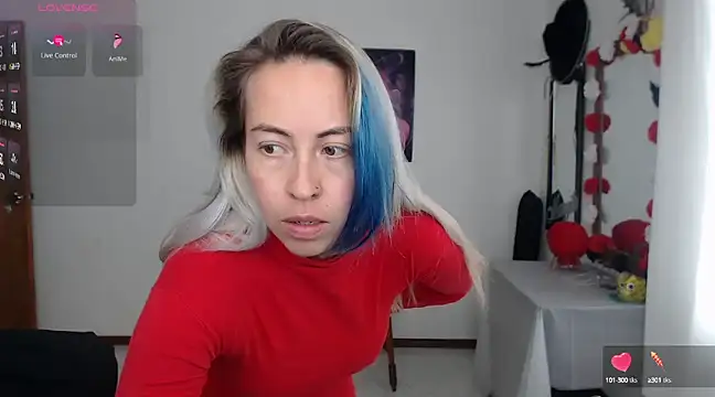 Snapshot of charlottezoe15 chatting on 03/21/25, 05:45 charlottezoe15 online show from 03/21/25, 05:45